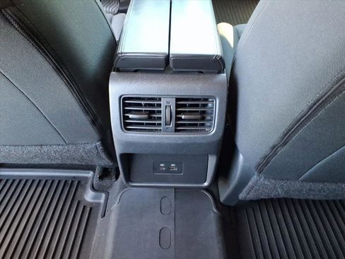 Used 2023 Nissan Rogue SV image 6