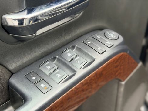 Used 2019 GMC Sierra 1500 SLE w/ SLE Value Package image 19