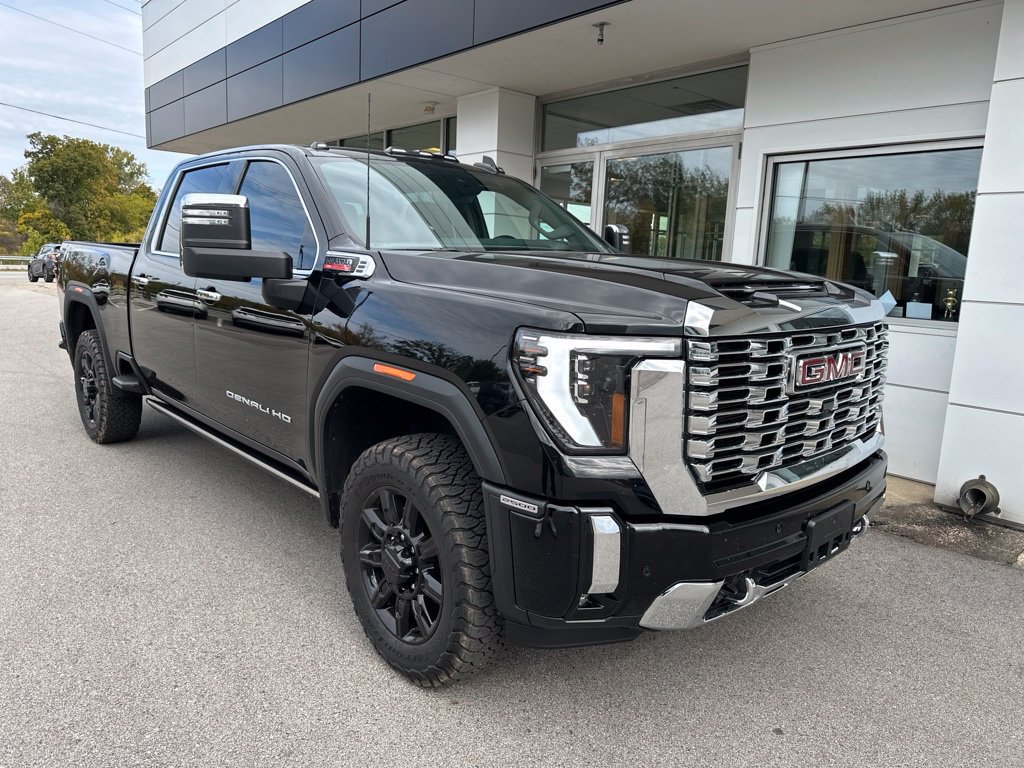 Used 2025 GMC Sierra 2500 Denali AWD/4WD image 3