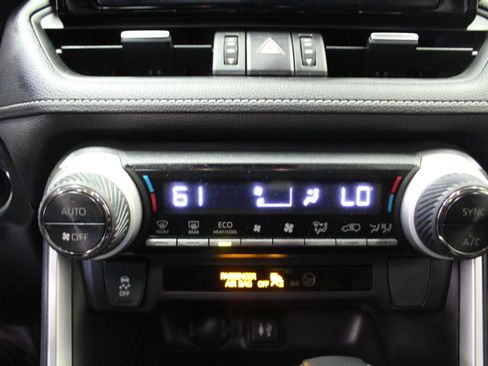 Used 2019 Toyota RAV4 XLE Premium w/ All Weather Liner Package AWD/4WD image 17
