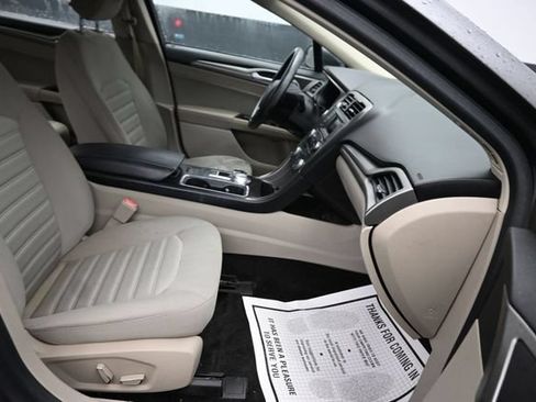 Used 2018 Ford Fusion SE FWD image 7