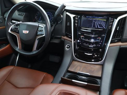 Used 2020 Cadillac Escalade Premium Luxury w/ Escalade Sport Edition RWD image 10