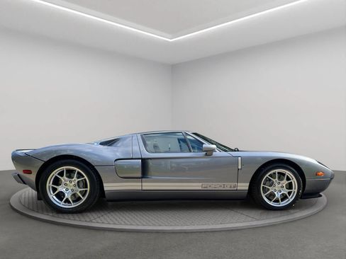 Used 2006 Ford GT RWD image 8