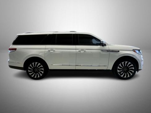 Used 2022 Lincoln Navigator L Black Label image 4