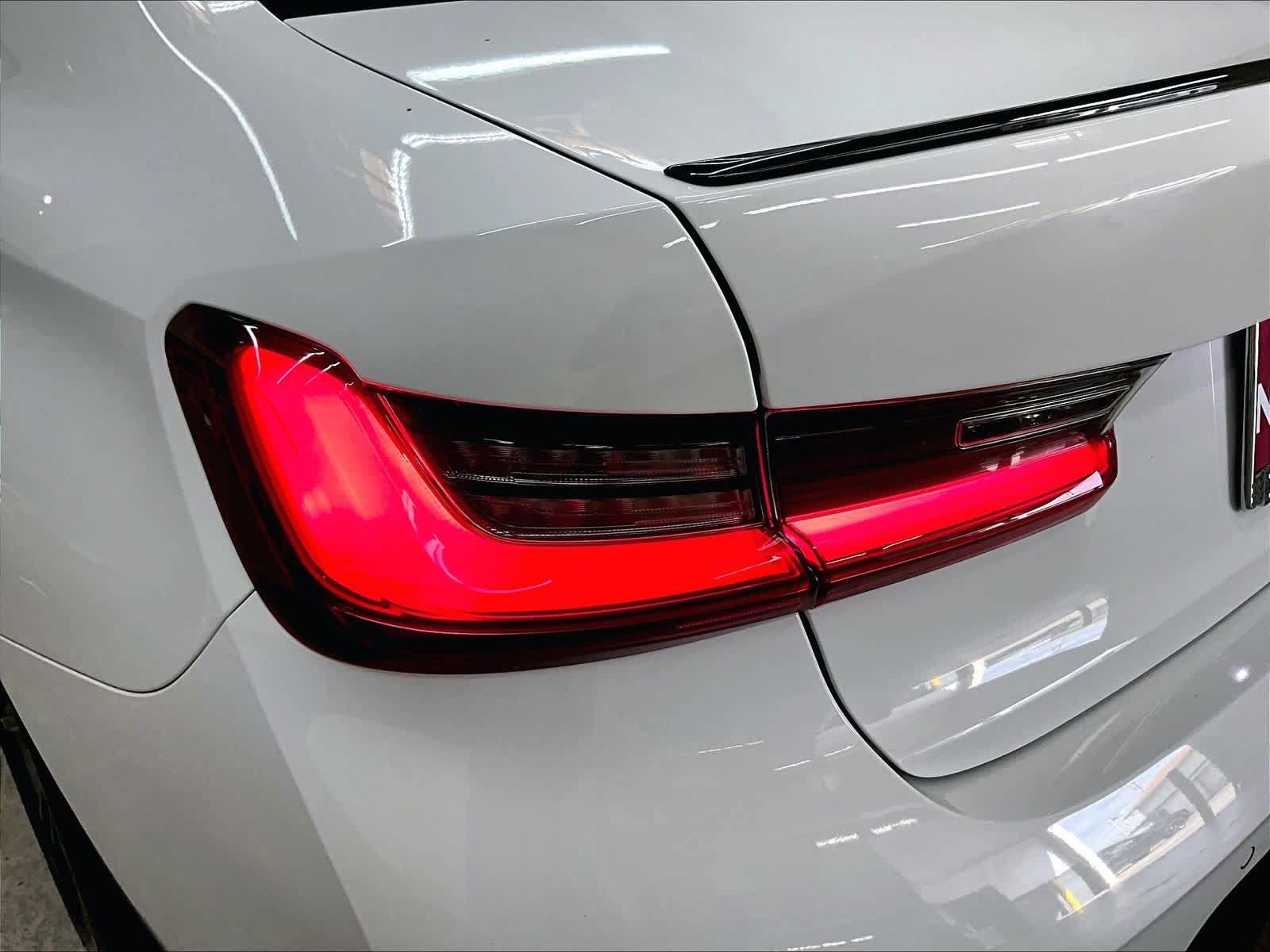 Used 2023 BMW 330i Sedan w/ M Sport Package RWD image 32