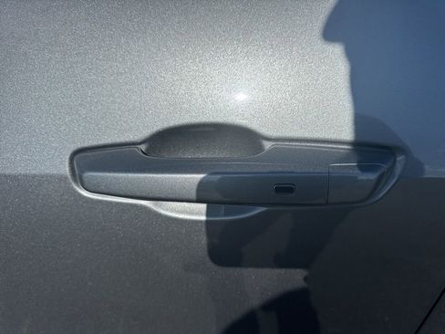 Used 2025 Buick Enclave Preferred image 8