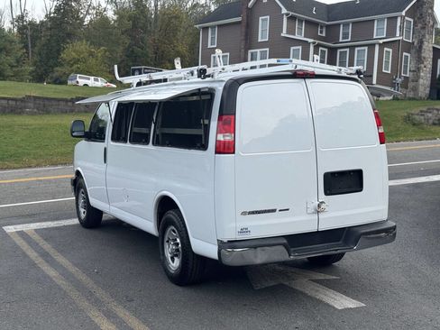 Used 2017 Chevrolet Express 2500 w/ Express Access Plus Package image 8