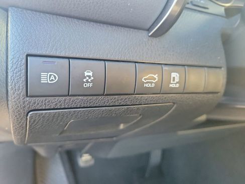 Used 2023 Toyota Camry SE image 28