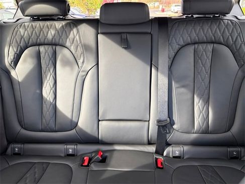 Used 2026 BMW X5 xDrive40i w/ M Sport Package image 23