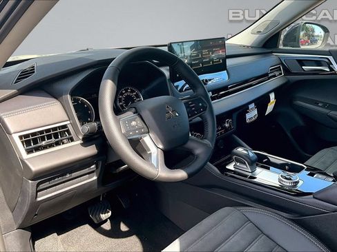 New 2026 Mitsubishi Outlander SE AWD/4WD image 6