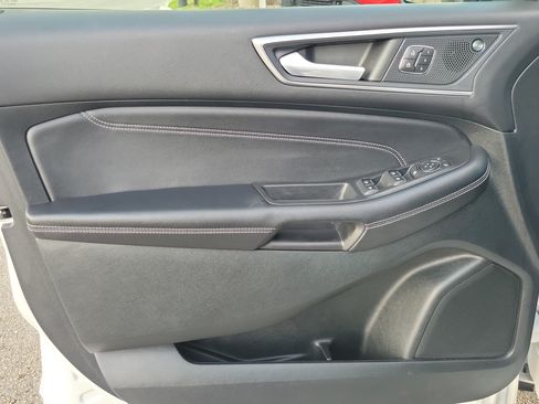 Used 2022 Ford Edge Titanium AWD/4WD image 25