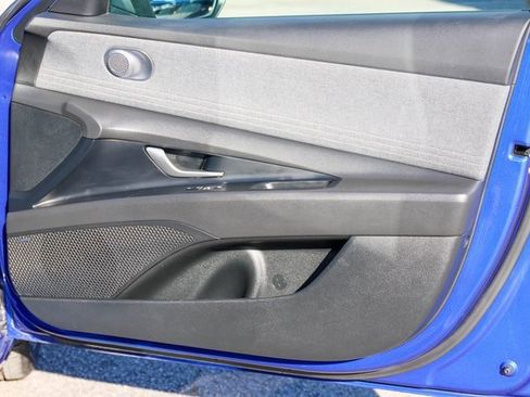 Used 2024 Hyundai Elantra Limited image 14