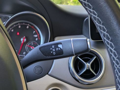 Used 2018 Mercedes-Benz GLA 250 image 13