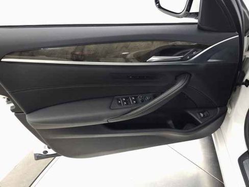 Used 2019 BMW 530i xDrive w/ Convenience Package image 14