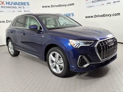 Used 2023 Audi Q3 2.0T Premium Plus AWD/4WD image 3