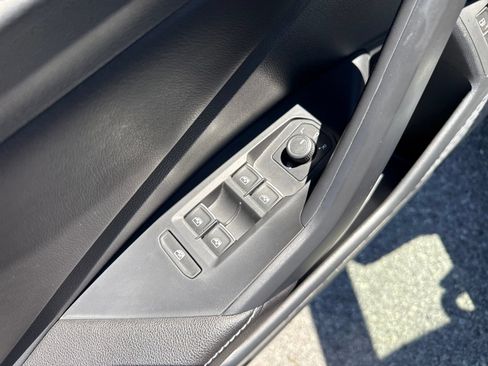 Certified 2023 Volkswagen Jetta SE w/ Panoramic Sunroof Package FWD image 12