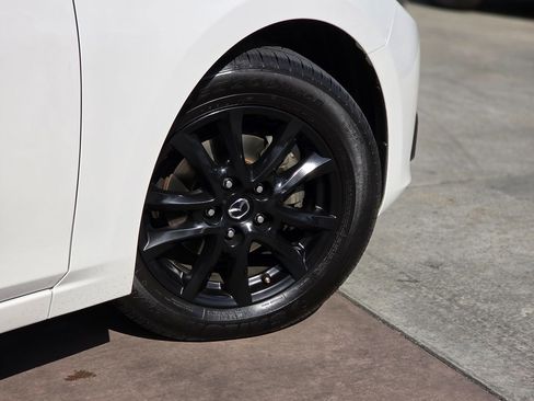 Used 2016 MAZDA MAZDA3 i Sport w/ Preferred Equipment Package image 14