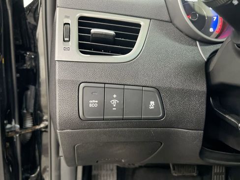 Used 2016 Hyundai Elantra Value Edition FWD image 18