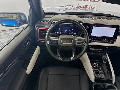 Used 2024 GMC Canyon AT4X image 27