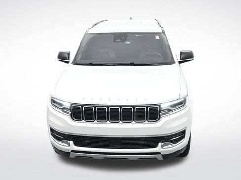 Used 2024 Jeep Wagoneer Series II w/ Flexible Seating Group RWD image 12