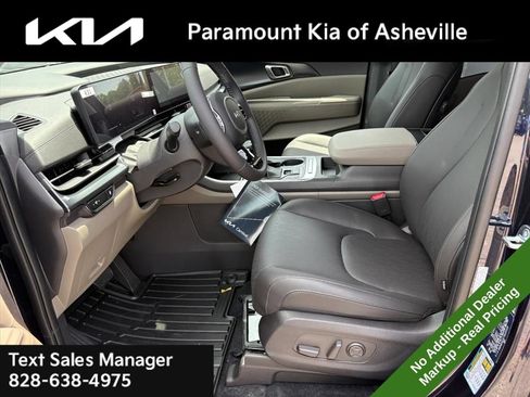 New 2026 Kia Carnival FWD image 17
