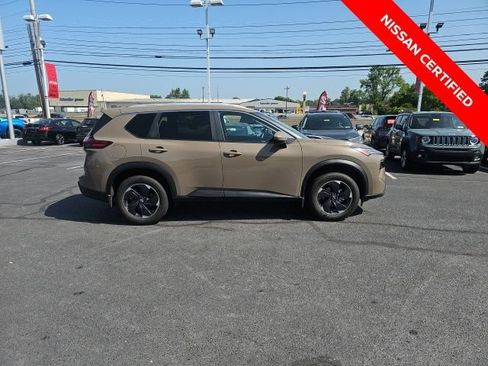 Certified 2025 Nissan Rogue SV w/ SV Premium Package AWD/4WD image 9
