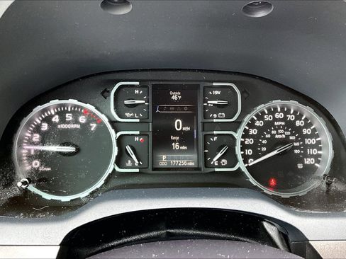 Used 2018 Toyota Tundra SR5 w/ SR5 Upgrade Package image 23