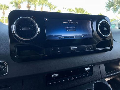 Used 2025 Mercedes-Benz Sprinter 2500 image 16