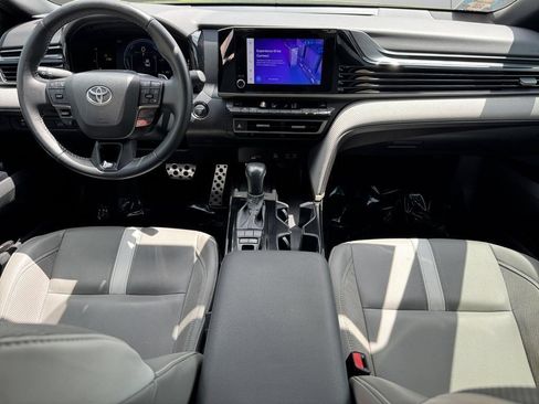 Used 2025 Toyota Camry SE w/ Convenience Package FWD image 12