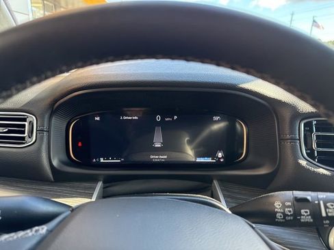 Used 2024 Jeep Wagoneer Series II image 11