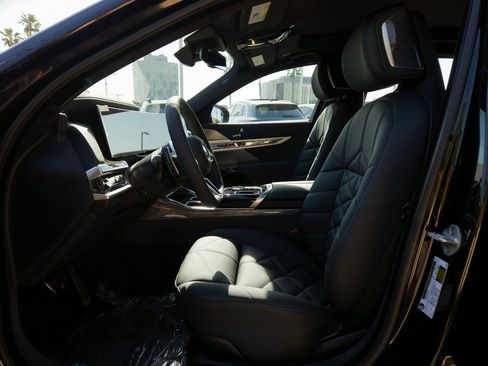 New 2026 BMW 740i 740i w/ Premium Package image 10