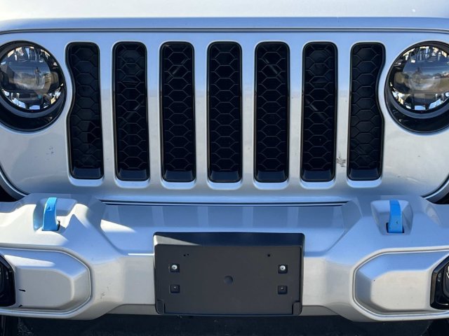 Used 2023 Jeep Wrangler Unlimited Sahara AWD/4WD image 7