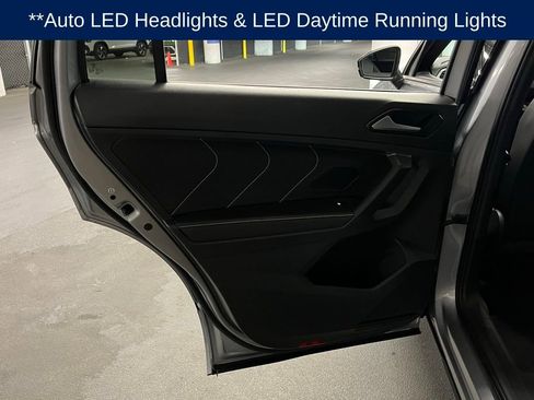 Certified 2022 Volkswagen Tiguan SE R-Line image 19