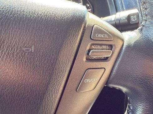 Used 2017 Nissan Armada SL image 11