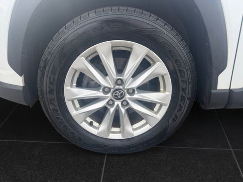 Used 2022 Toyota Corolla Cross LE AWD/4WD image 9
