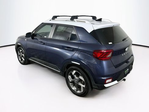 Used 2021 Hyundai Venue FWD image 5