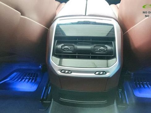 Used 2025 BMW i7 eDrive50 w/ M Sport Package RWD image 51