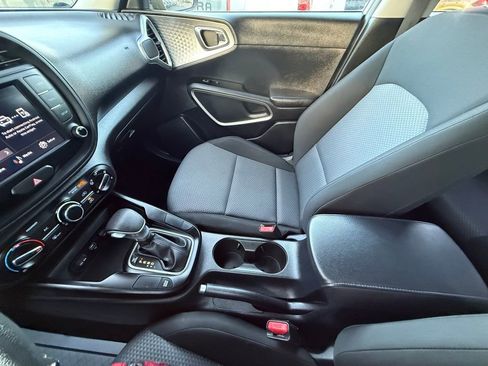 Used 2023 Kia Soul LX w/ Option Group 015 image 29