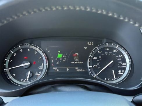 Used 2021 Toyota Highlander XLE AWD/4WD image 17