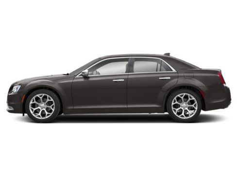 Used 2018 Chrysler 300 C w/ Sun, Sound & Nav Package RWD image 6