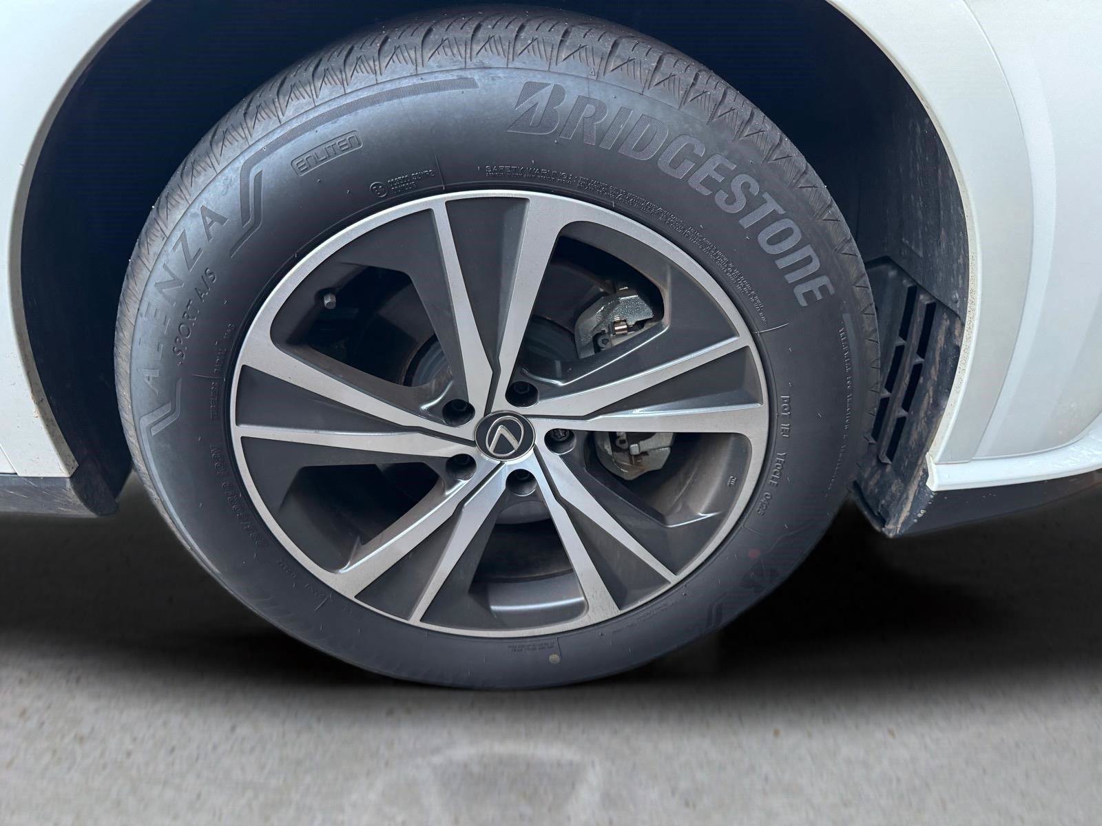 Used 2025 Lexus RX 350 Premium w/ Accessory Package (Z1) FWD image 16