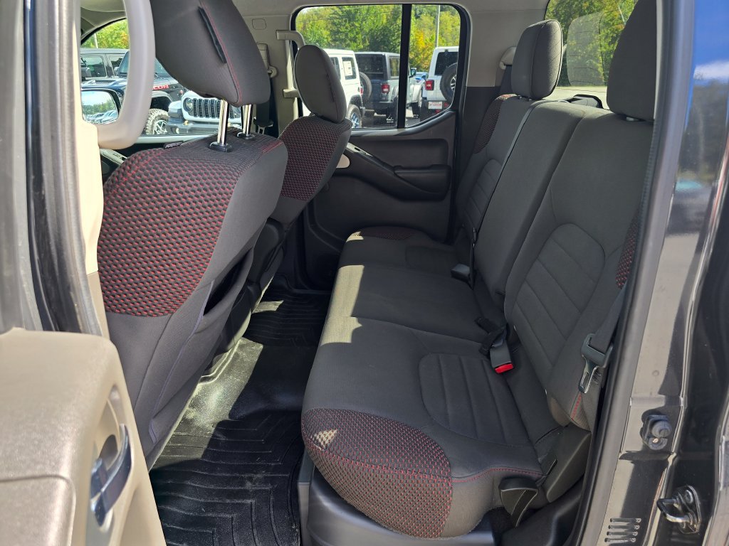 Used 2011 Nissan Frontier PRO-4X AWD/4WD image 9