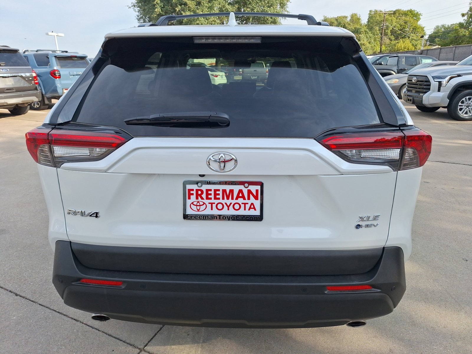 Used 2025 Toyota RAV4 XLE Premium w/ Weather Package AWD/4WD image 5