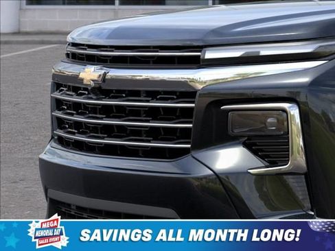 New 2026 Chevrolet Traverse LT w/ Driver Confidence Package AWD/4WD image 13