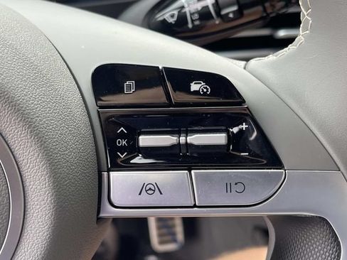 Used 2025 Hyundai Elantra Sport FWD image 35