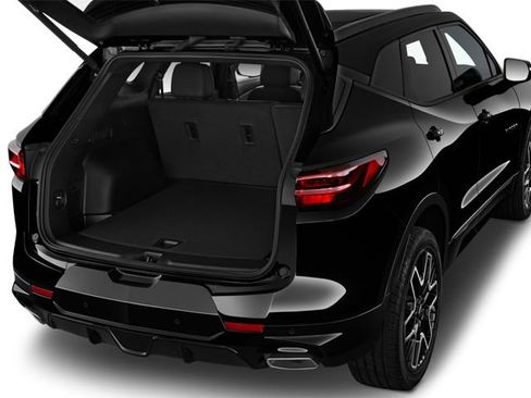 Used 2025 Chevrolet Blazer RS w/ Driver Confidence II Package image 7