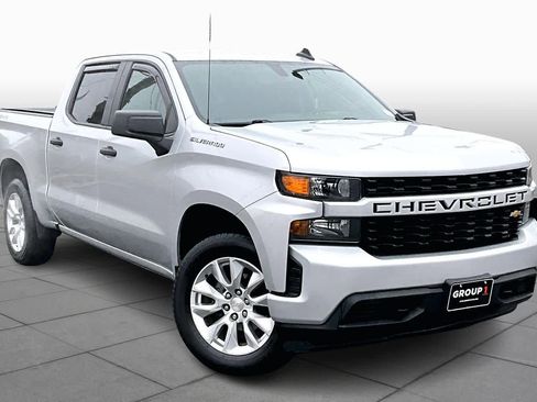 Used 2021 Chevrolet Silverado 1500 Custom image 2