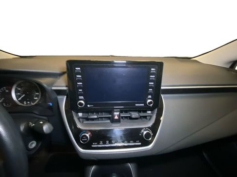Used 2022 Toyota Corolla LE image 10