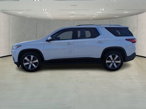 Used 2018 Chevrolet Traverse LT w/ LPO, 'HIT The Road' Package image 6