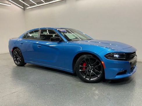 Used 2023 Dodge Charger SXT w/ Plus Group RWD image 2